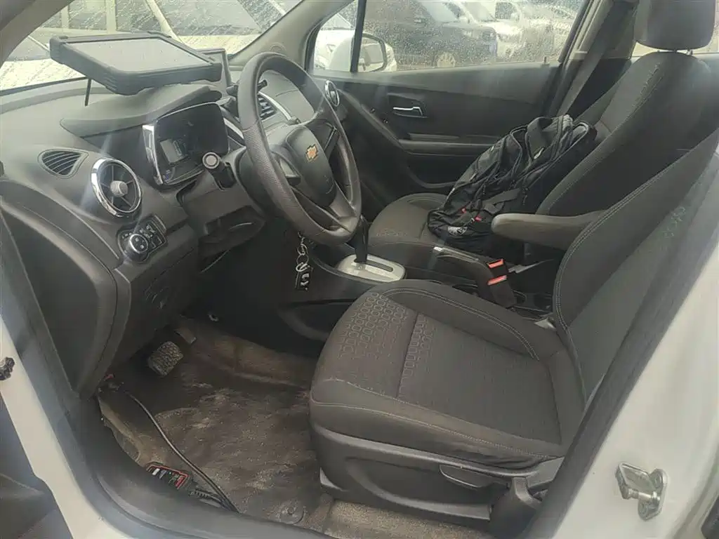 Chevrolet Trax 2016 1.4T Automatic 2WD Comfort Sunroof Edition фото 15
