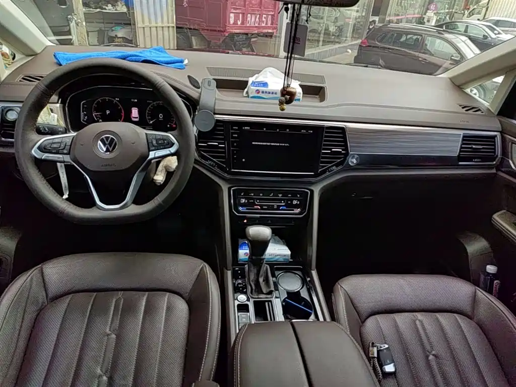 Volkswagen Viloran 2020 330TSI Luxury Edition фото 10