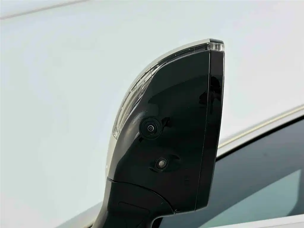 Hongqi HS5 2022 Facelift 2.0T Smart Flag Enjoyment Edition фото 21