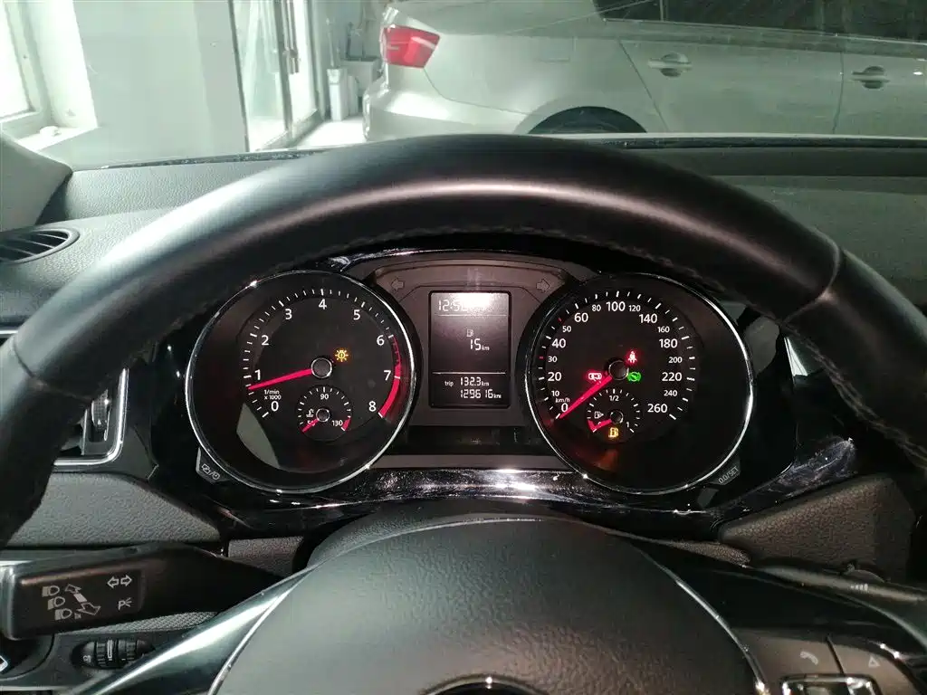 Volkswagen Sagitar 2017 230TSI Automatic Comfort фото 8