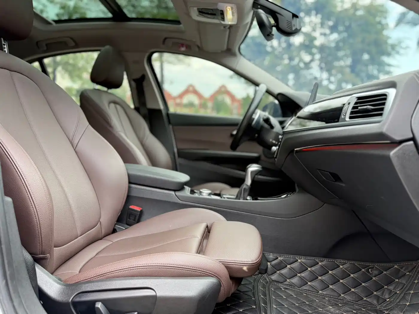 BMW 1 Series 2019 120i Leading M Sport Package фото 14