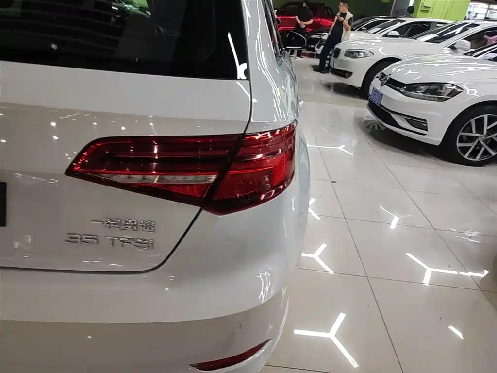 Audi A3 2017 Sportback 35 TFSI Fashion фото 8