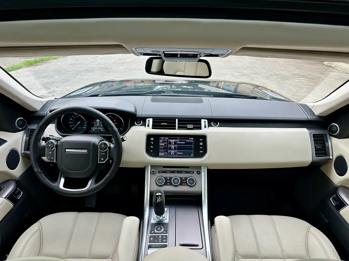 Land Rover Range Rover Sport фото 12