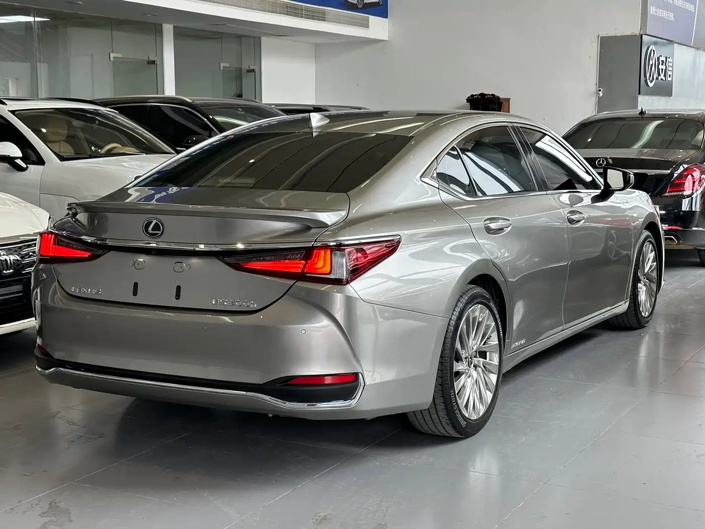 LEXUS ES