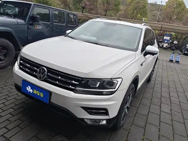 VOLKSWAGEN TIGUAN L