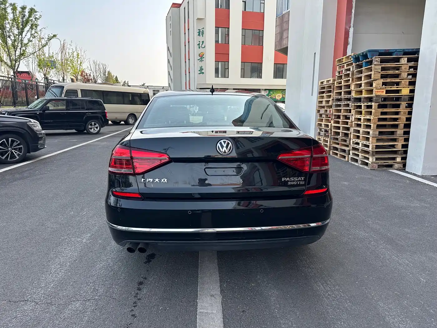 Volkswagen Passat 2017 280TSI DSG Prestige фото 5
