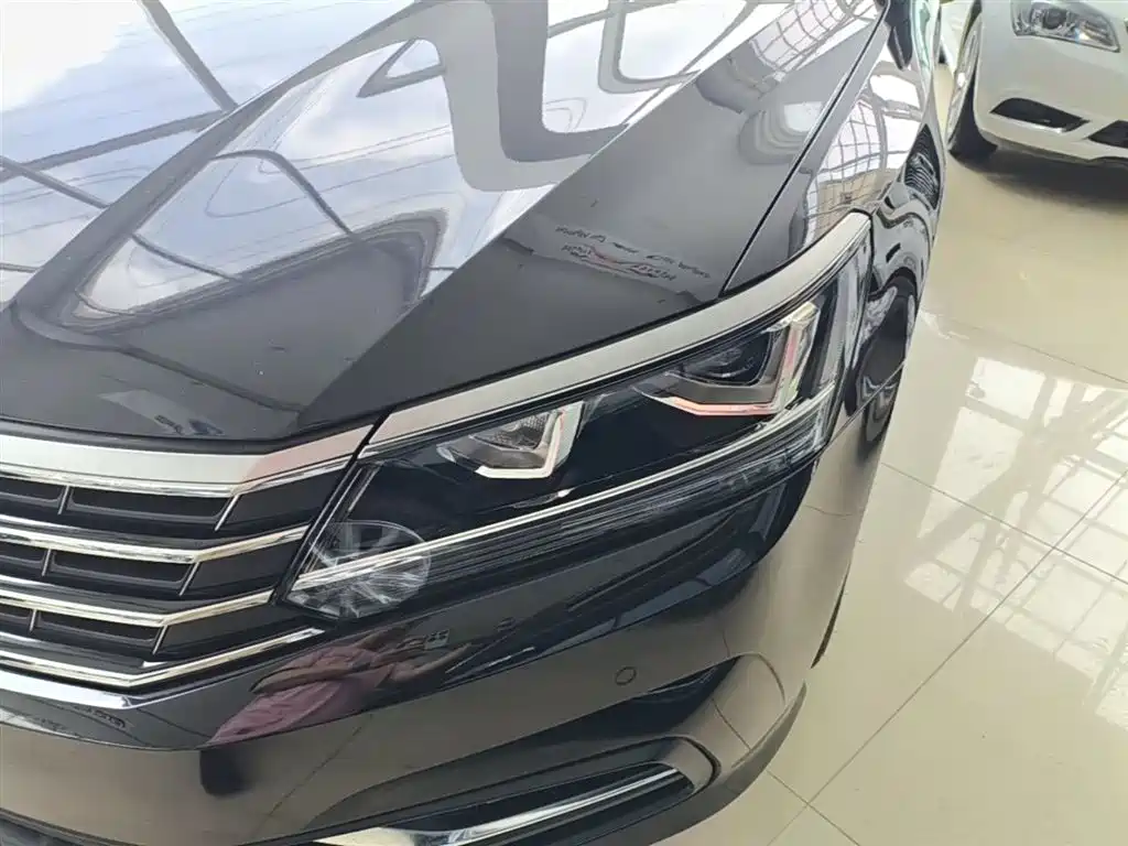 Volkswagen Passat 2017 330TSI DSG Prestige фото 24