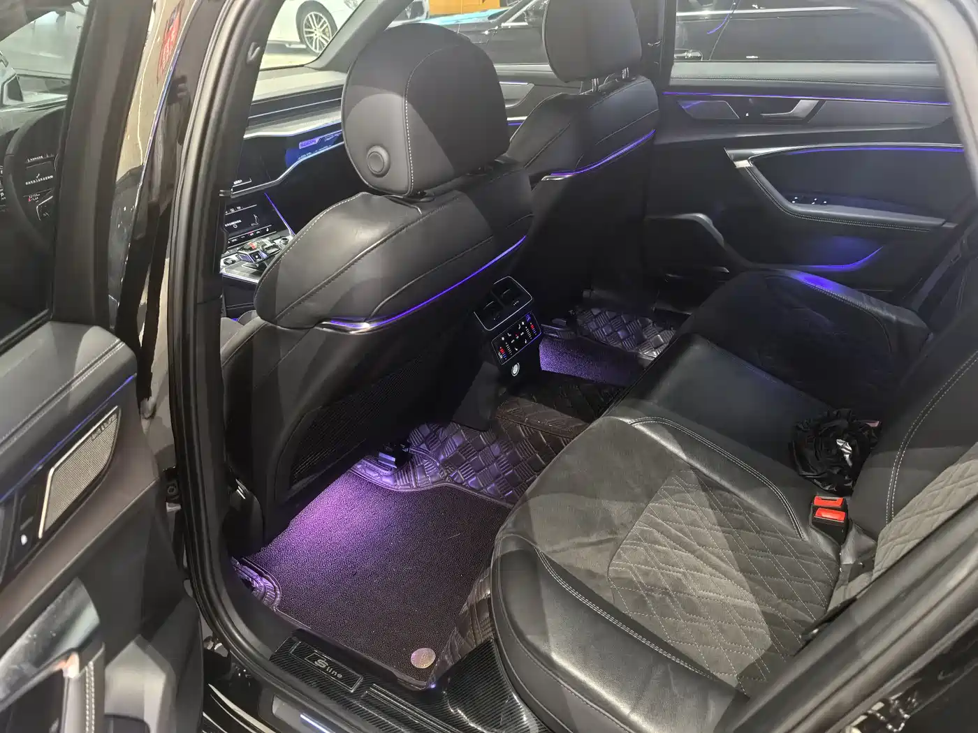 Audi A6L 2022 55 TFSI quattro Premium Elegance фото 5