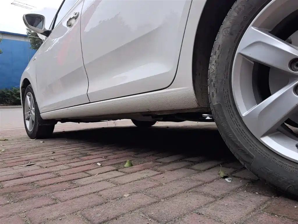 Volkswagen Santana 2013 1.6L Manual Comfort Edition фото 22