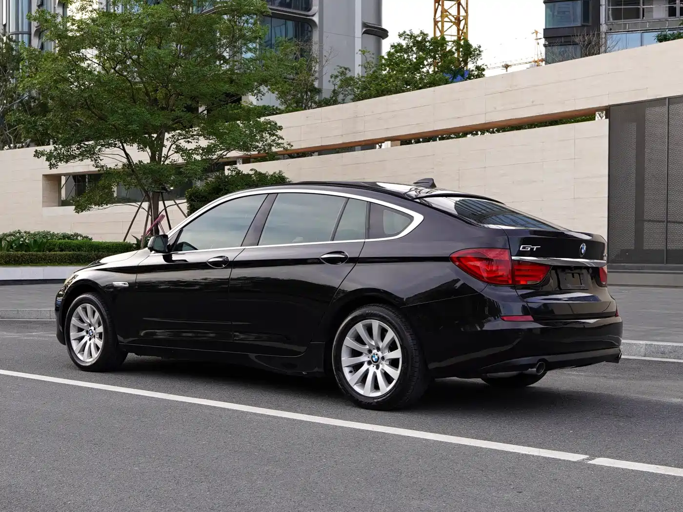 BMW 5 Series GT 2013 535i Leadership фото 10