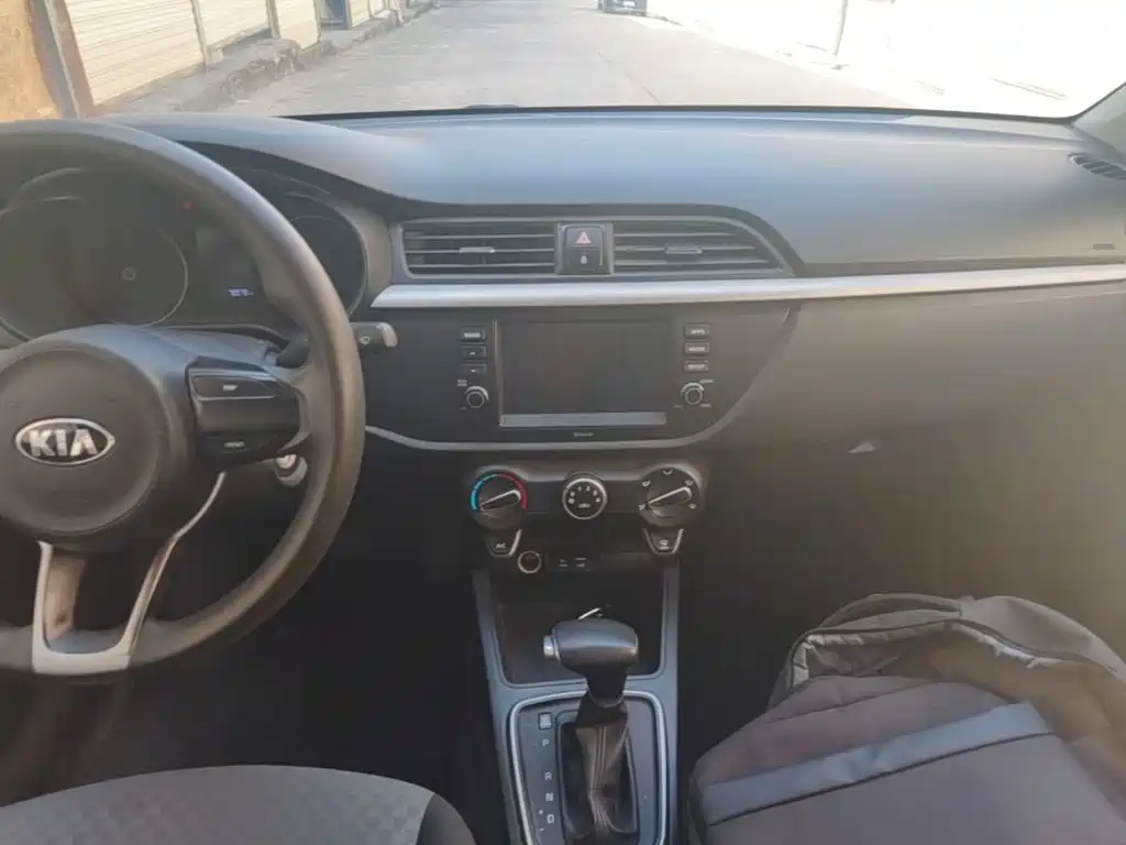 Kia K2 2017 2017 Sedan 1.4L AT GLS