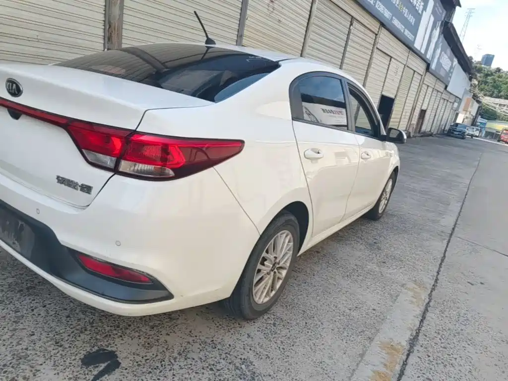 Kia K2 2017 2017 Sedan 1.4L AT GLS