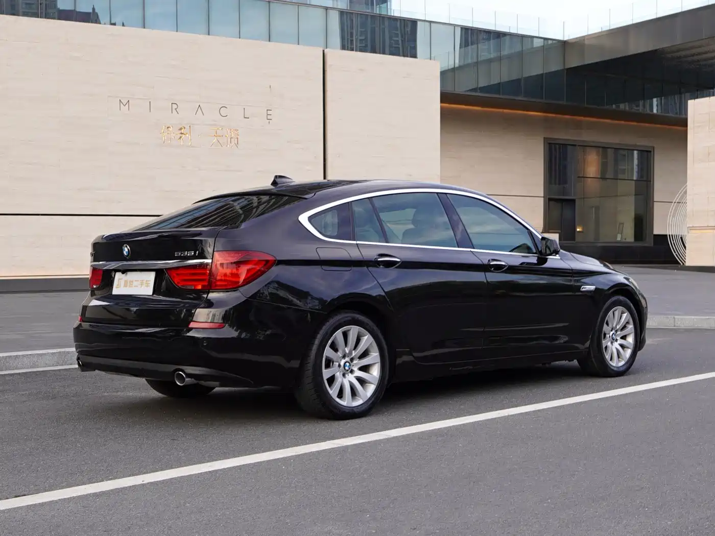BMW 5 Series GT 2013 535i Leadership фото 12