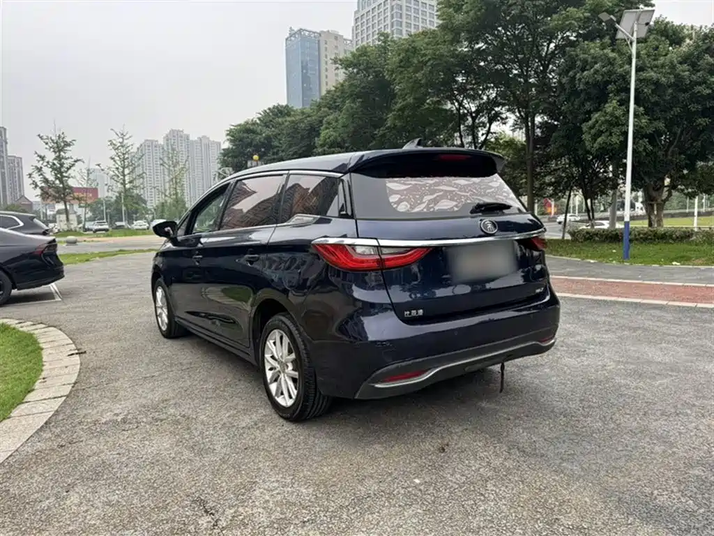 BYD Song MAX 2019 1.5T Manual Smart Connection Rui Yi 7-seater China V фото 8