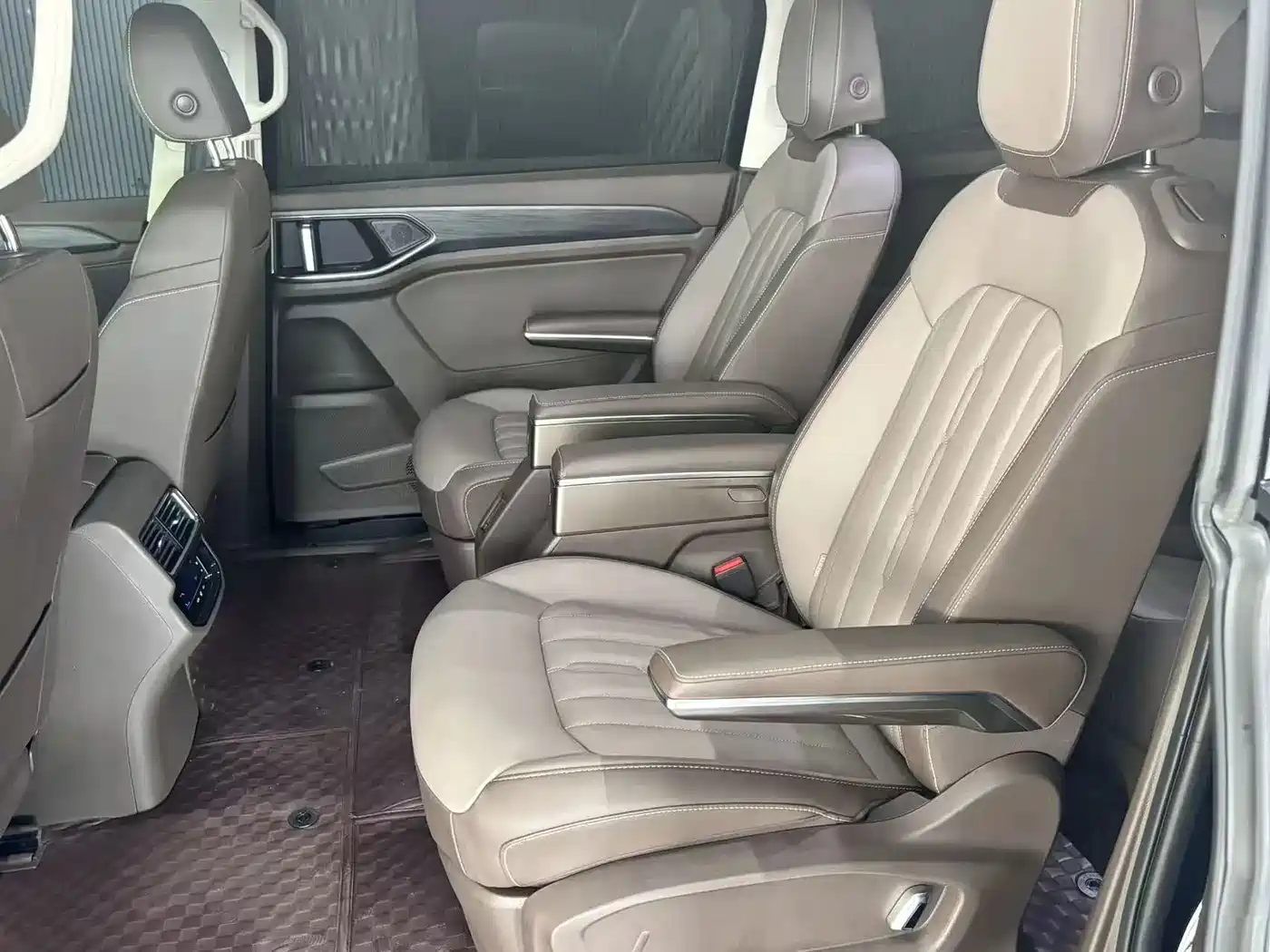 Volkswagen Viloran 2024 2024 380TSI Prestige Edition
