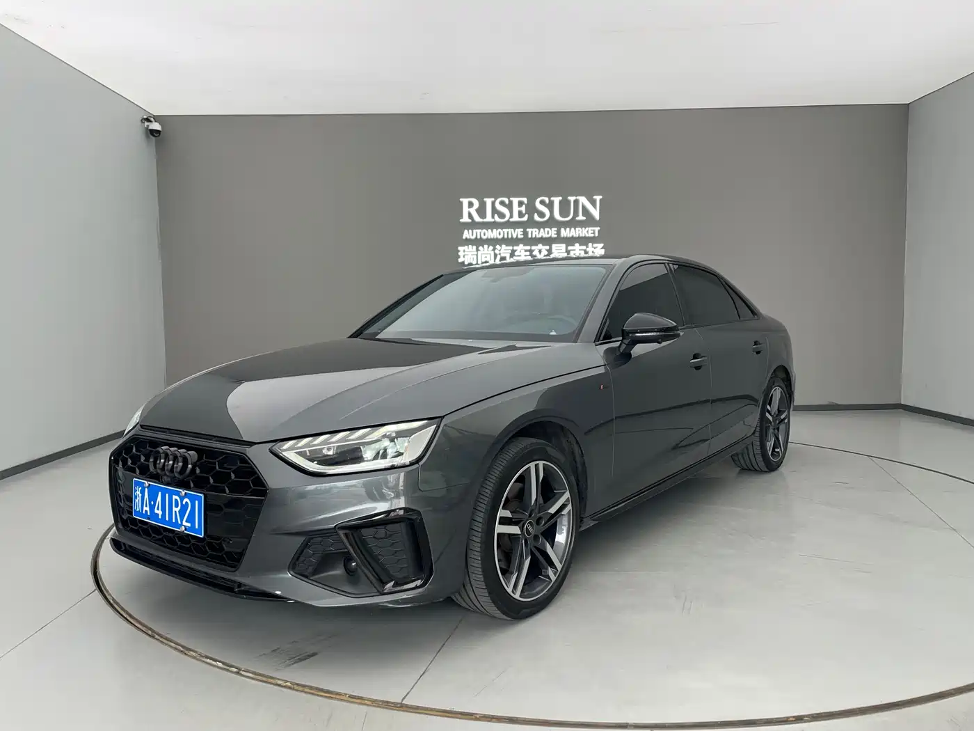 Audi A4L 2022 40 TFSI Luxury Dynamic