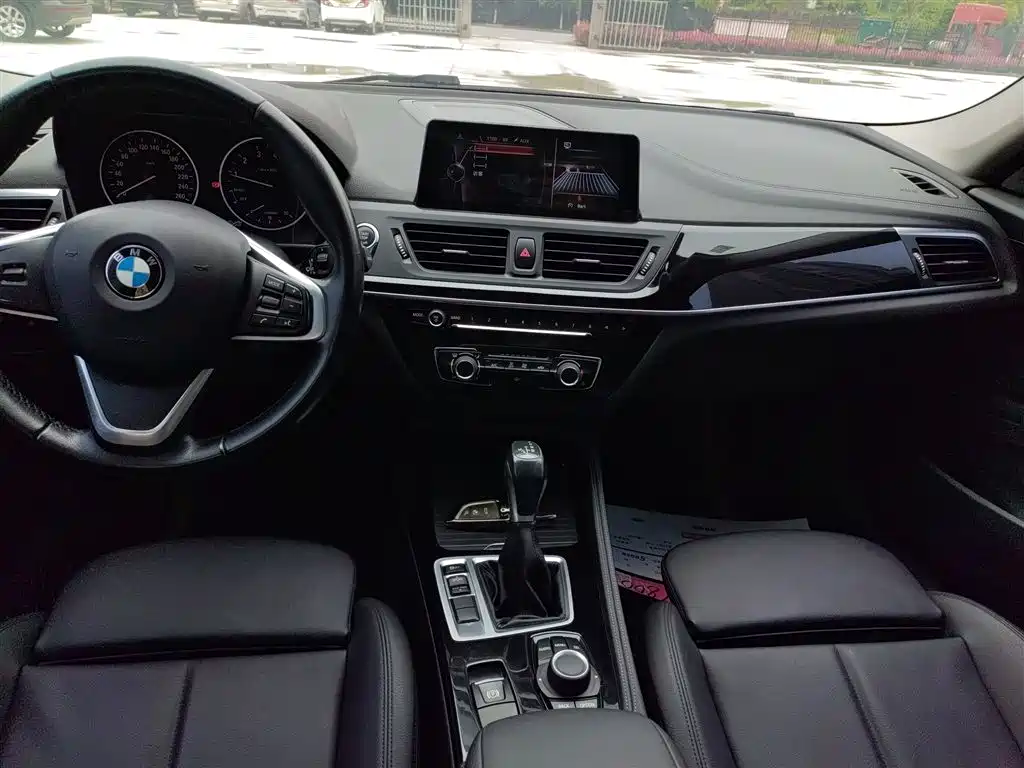 BMW 1 Series 2017 118i Sport фото 13