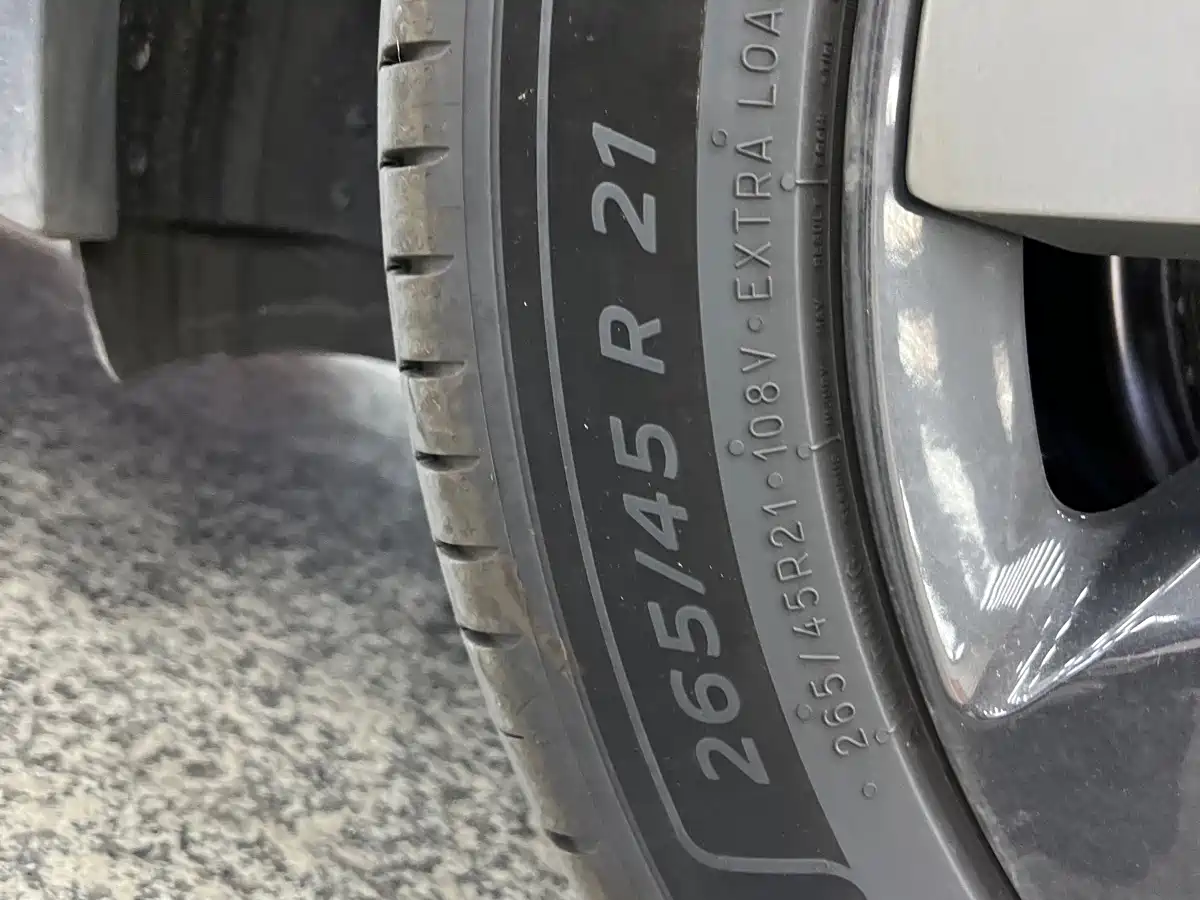 Li Auto i6 2025 2025 4WD Base Model