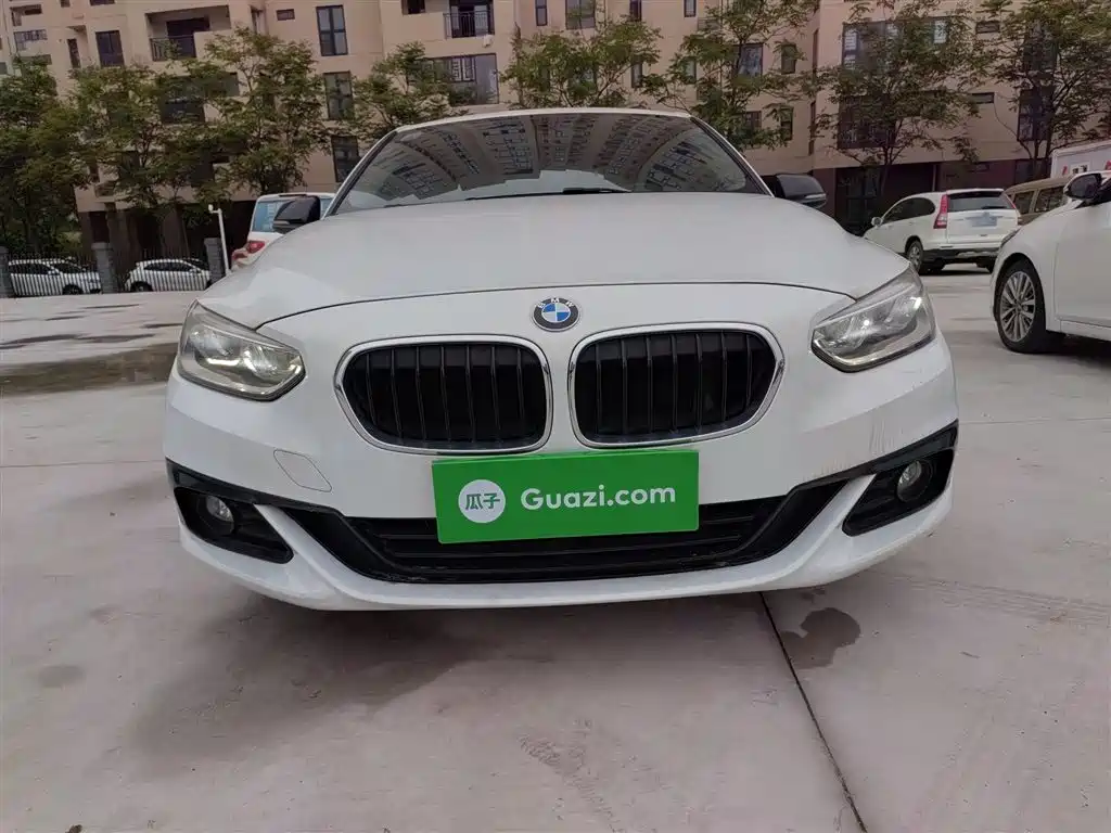 BMW 1 Series 2017 118i Sport фото 3