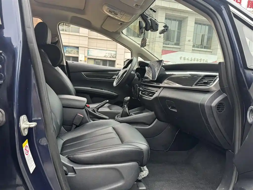 BYD Song MAX 2019 1.5T Manual Smart Connection Rui Yi 7-seater China V фото 13