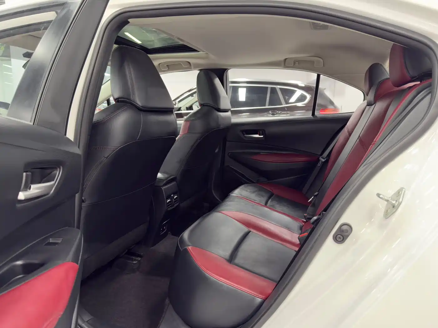 Toyota Corolla 2021 TNGA 1.5L CVT GR SPORT Edition фото 12