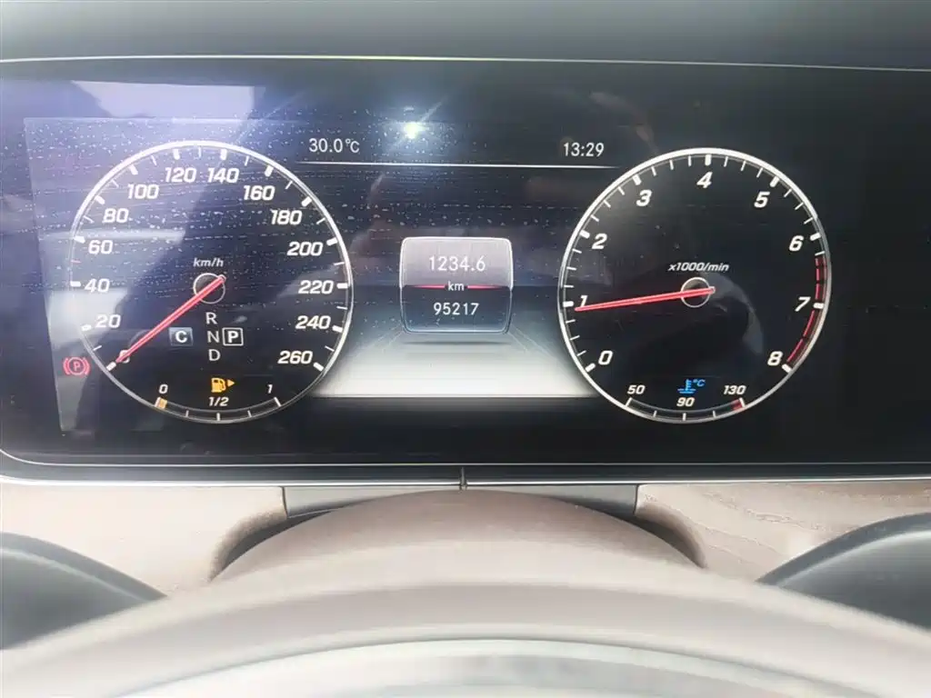 Mercedes-Benz E-Class 2018 Facelift E 200 L фото 12