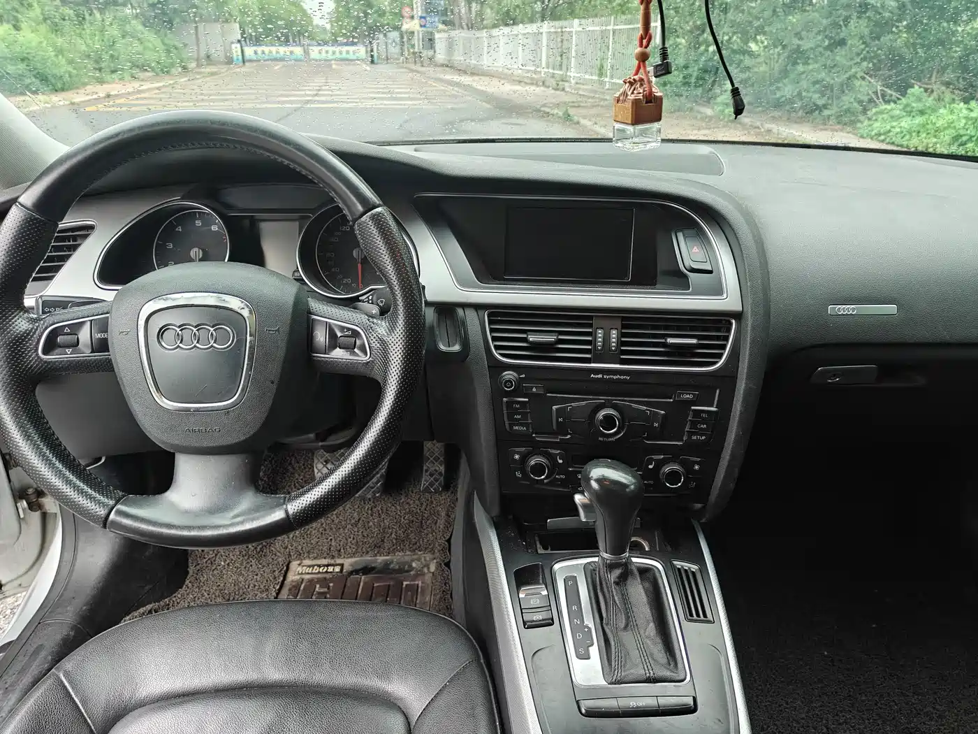 Audi A5 (Import) 2012 2.0TFSI Coupe фото 4