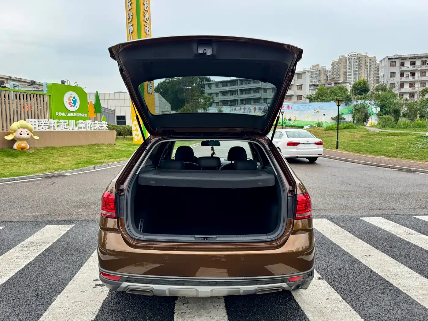 Volkswagen Gran Lavida 2017 230TSI DSG Luxury Edition фото 16