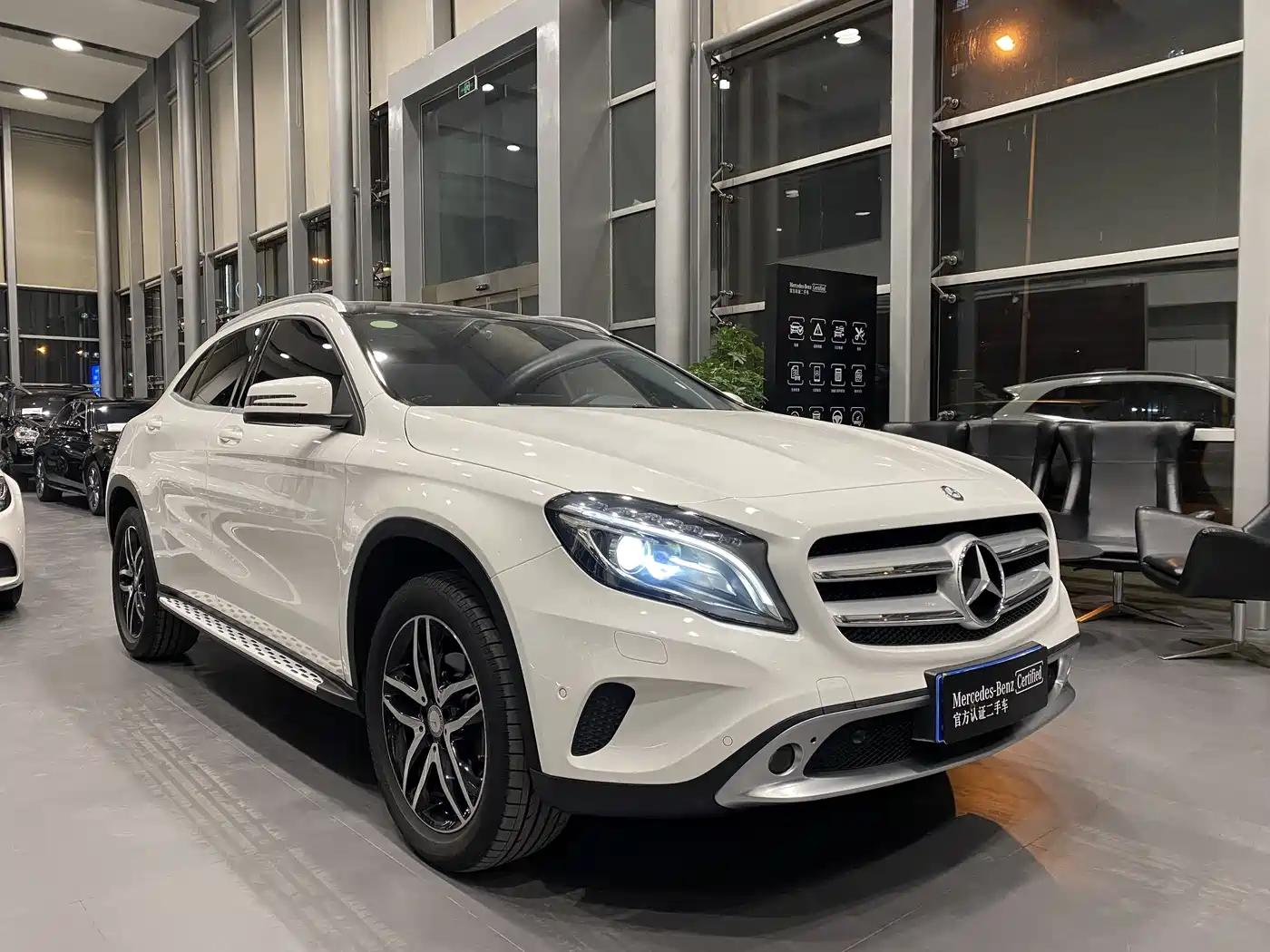 Mercedes-Benz GLA 2016 GLA 220 4MATIC Fashion фото 3