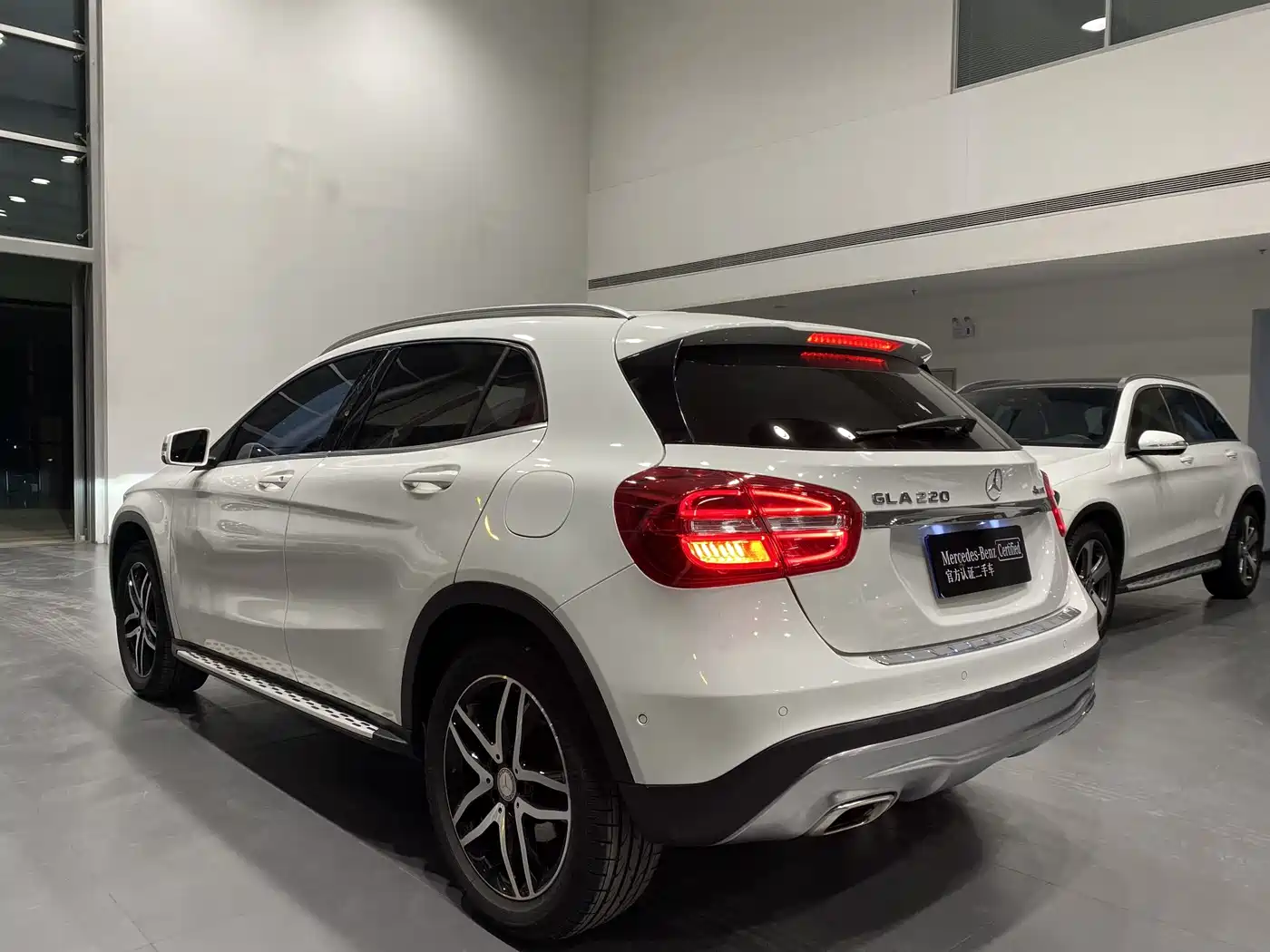 Mercedes-Benz GLA 2016 GLA 220 4MATIC Fashion фото 16