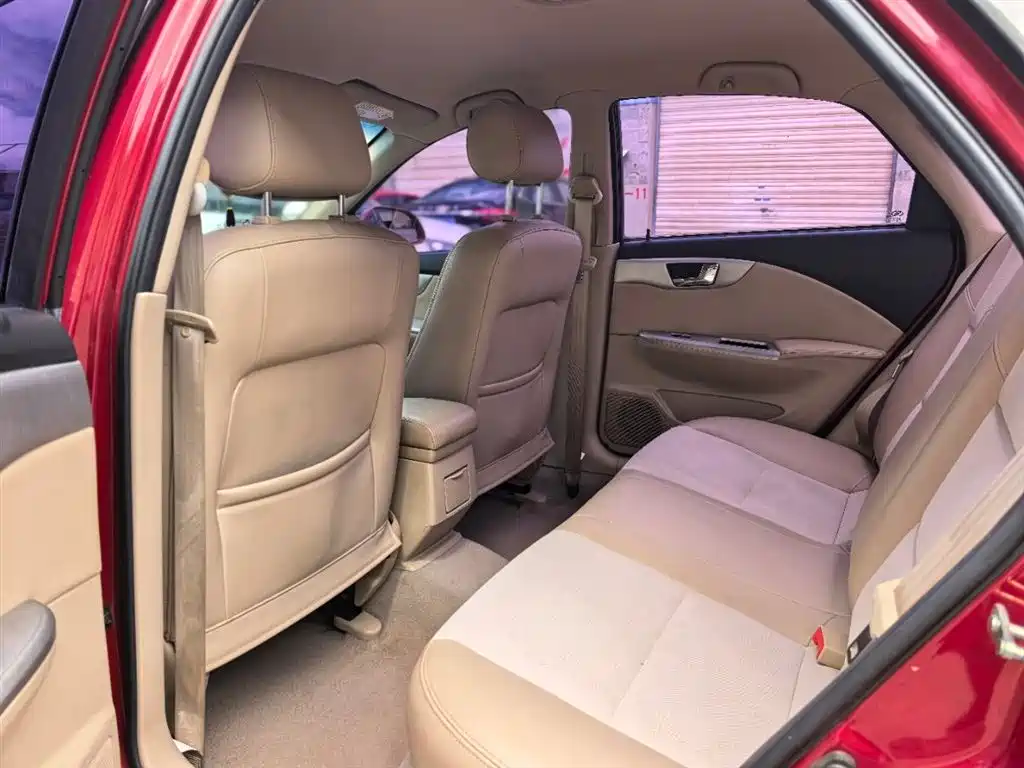 Buick Excelle 2013 1.5L Automatic Classic фото 7