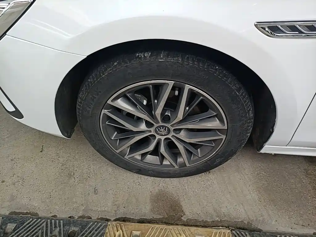 BYD Qin PLUS 2021 2021 EV 400KM Luxury Model