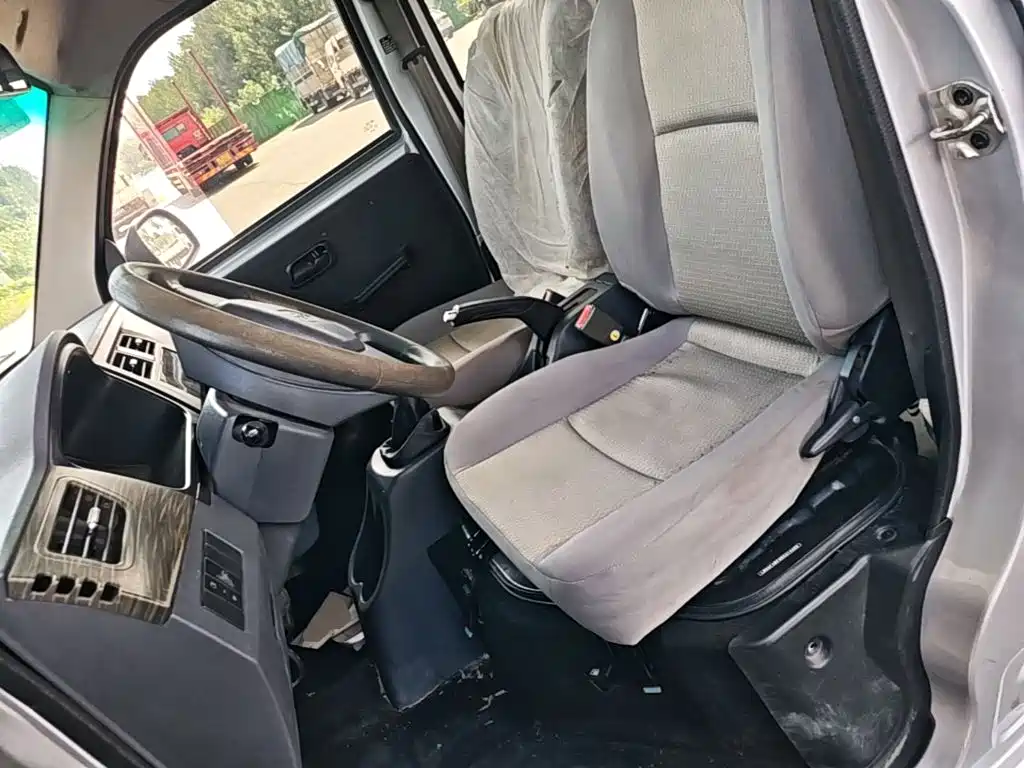 Jinbei Little Sea Lion X30 2024 2023 1.5L Super Comfort Van 2/5 Seats Non-AC SWC15M
