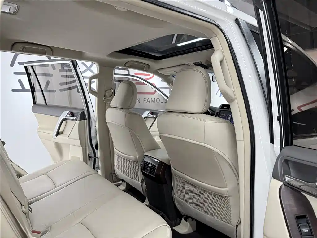 Toyota Prado 2014 4.0L Automatic TX-L фото 14