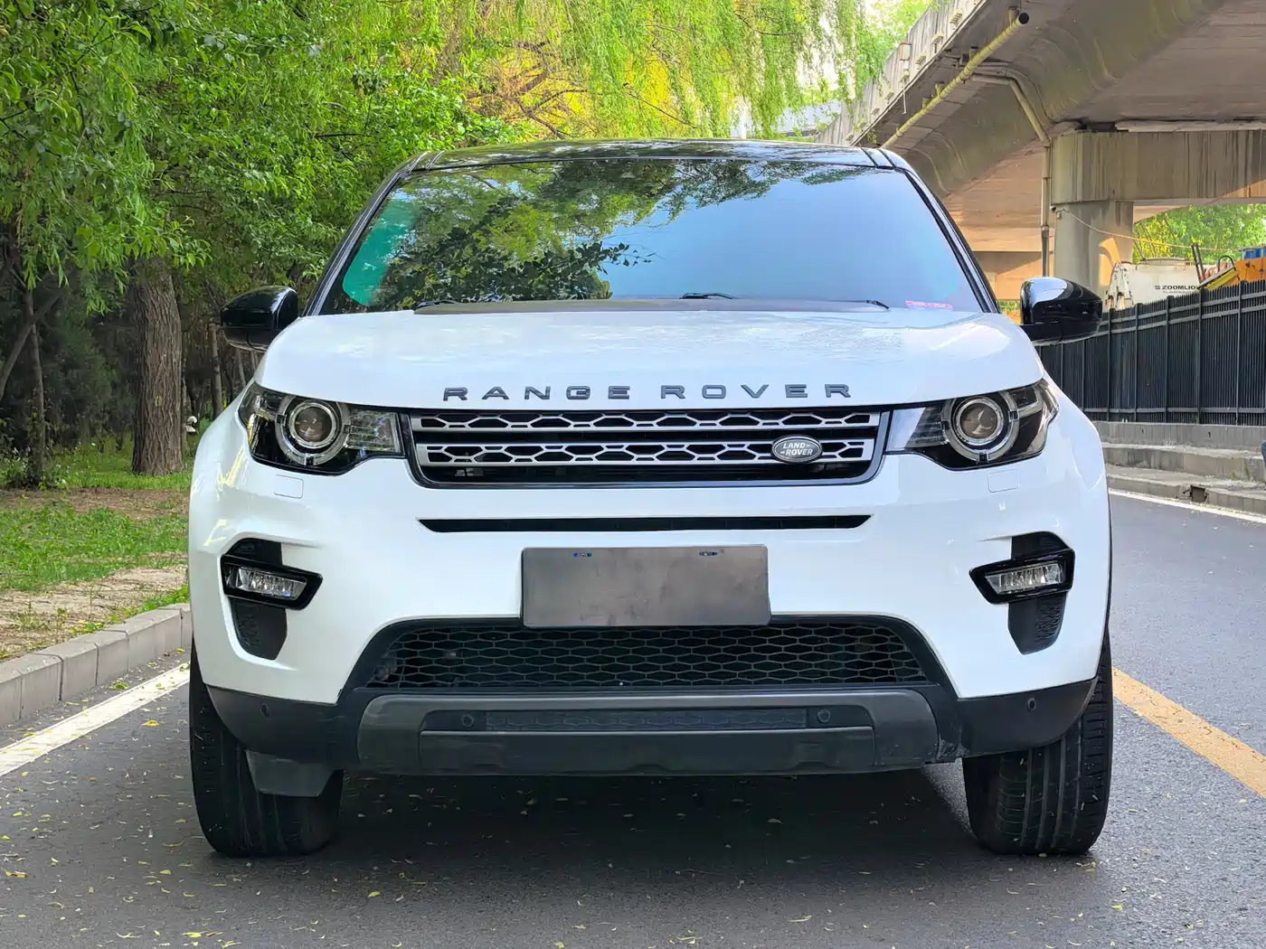 Land Rover Discovery Sport 2018 240PS SE Edition фото 2