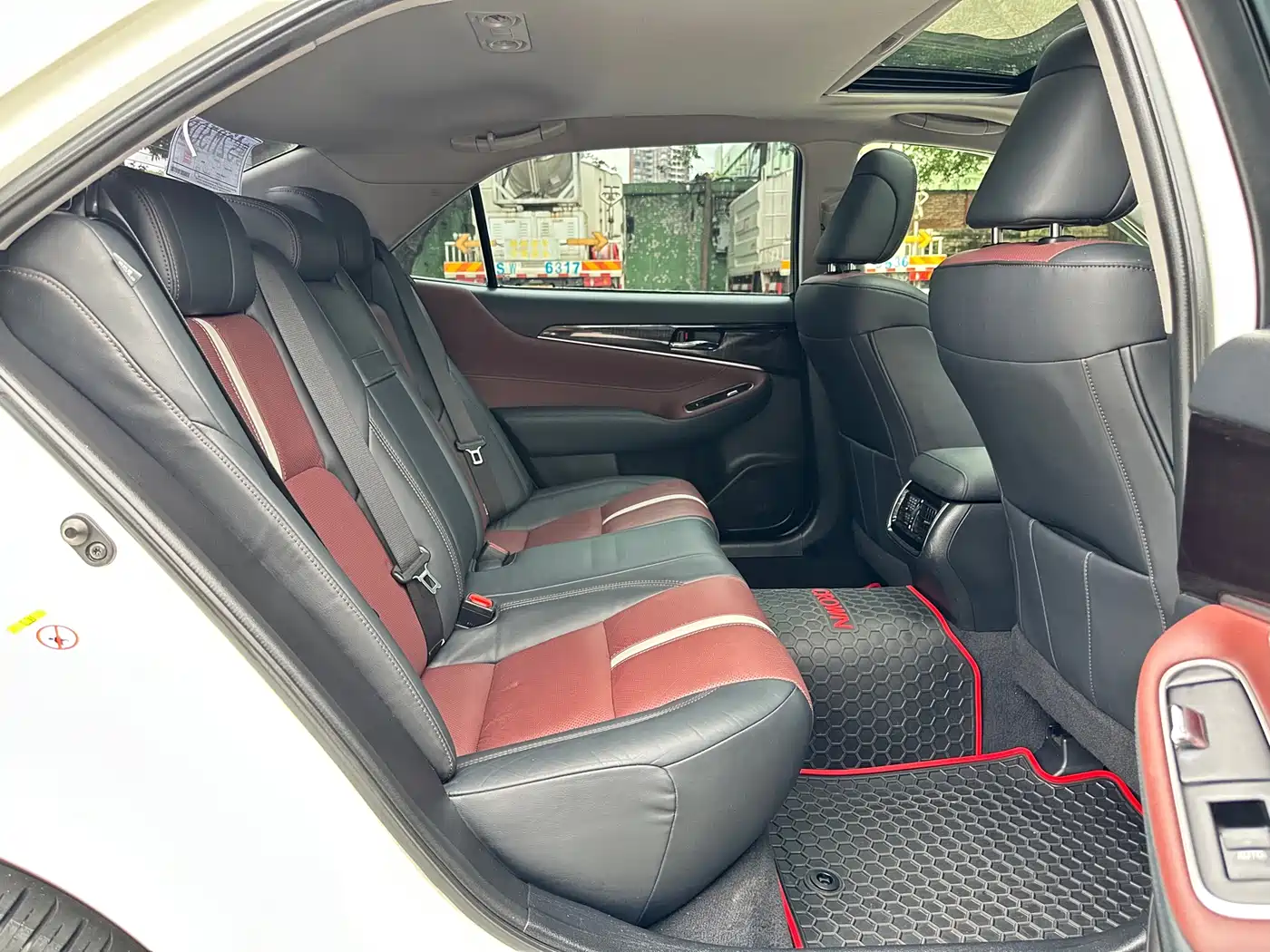 Toyota Crown 2017 2.0T Sport Edition фото 7