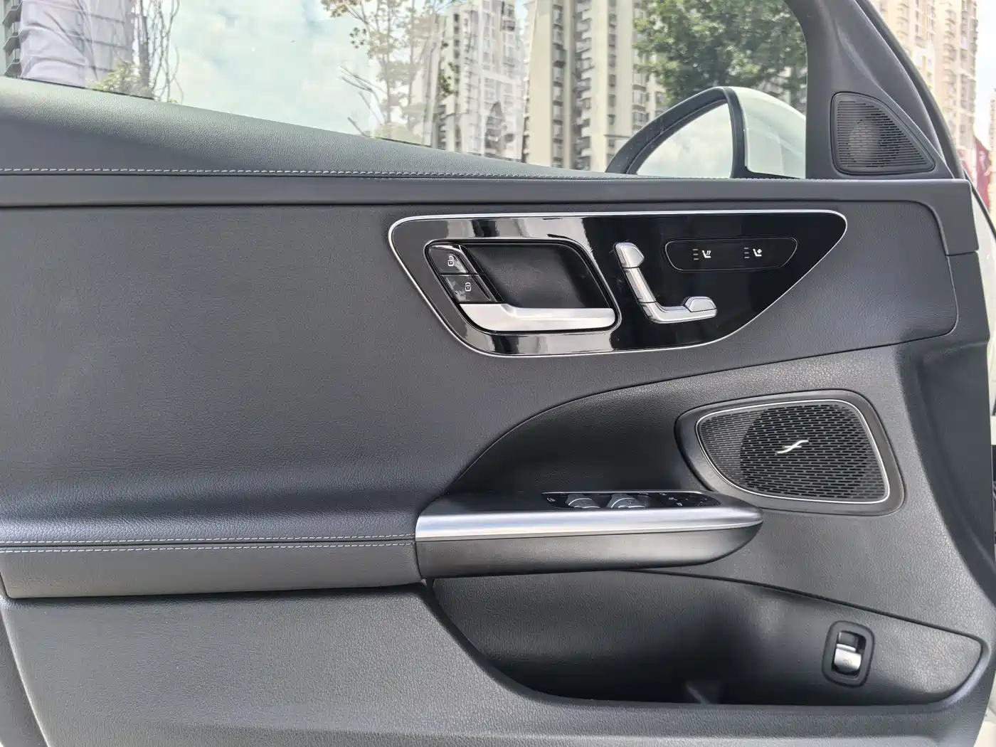 Mercedes-Benz C-Class 2024 C 260 L Sport фото 8