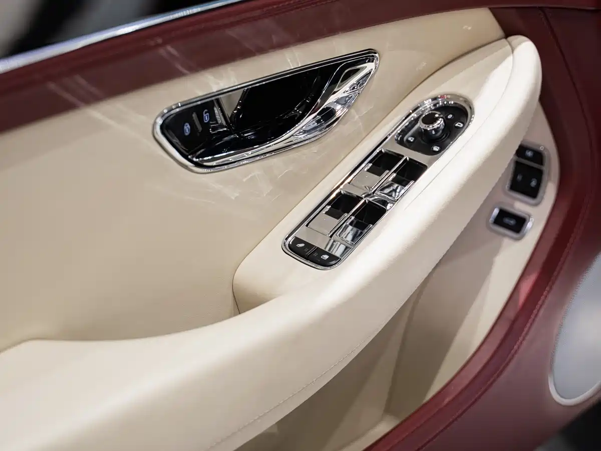 Bentley Continental 2024 4.0T GT V8 фото 21