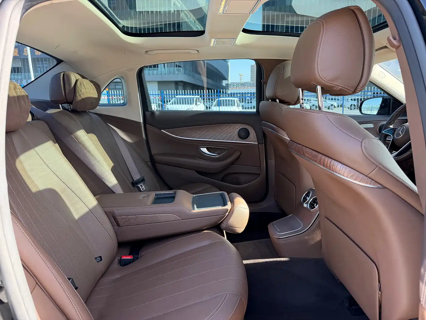 Mercedes-Benz E-Class 2021 E 300 L Fashion фото 21