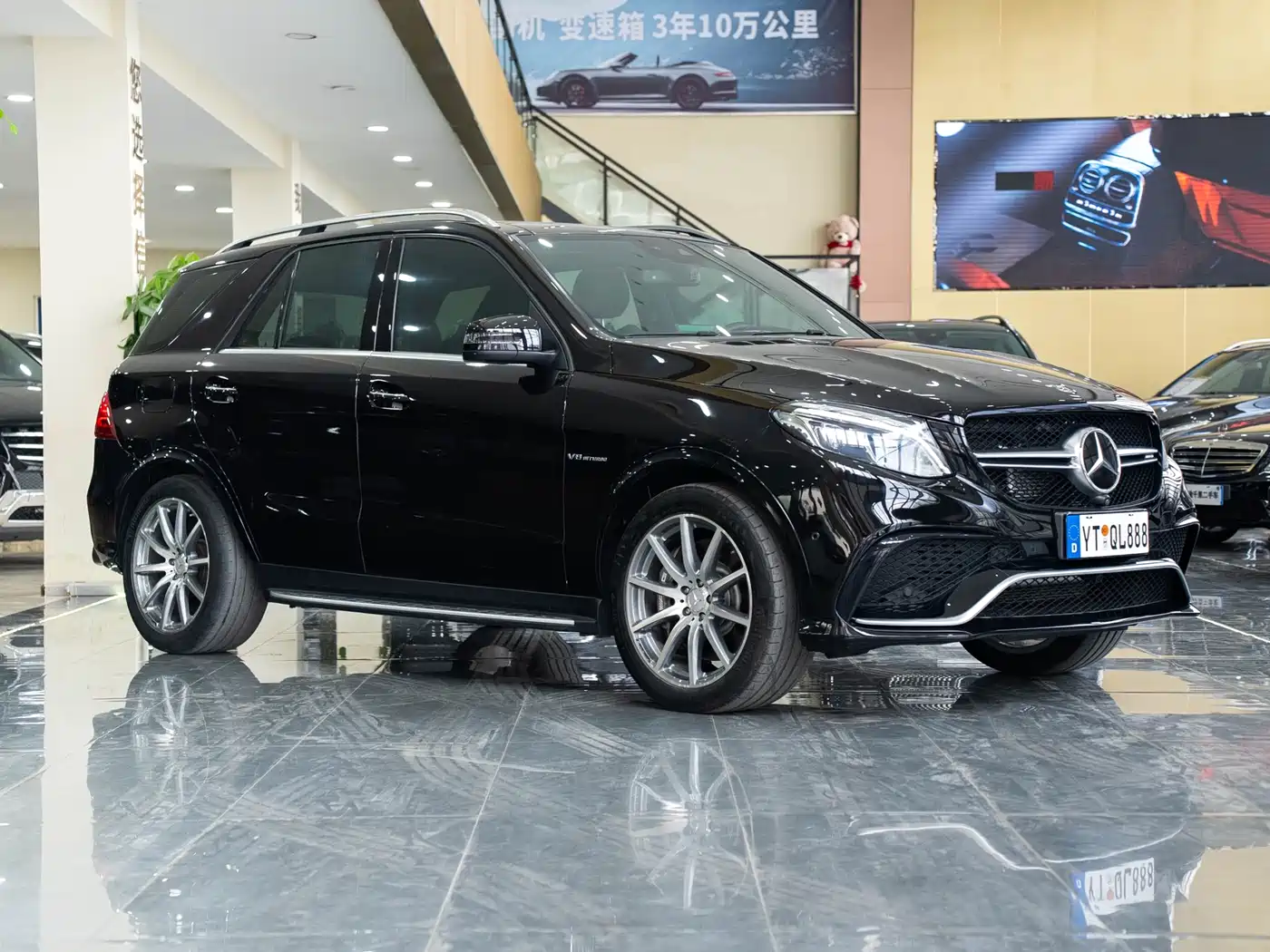 Mercedes-Benz GLE AMG 2015 AMG GLE 63 4MATIC фото 3