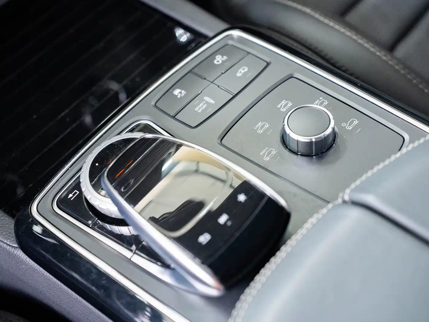 Mercedes-Benz GLE AMG 2015 AMG GLE 63 4MATIC фото 21