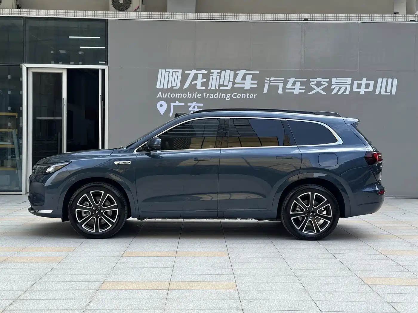AITO Wenjie AITO M7 2024 1.5T Smart Drive RWD Ultra 5-seater фото 17