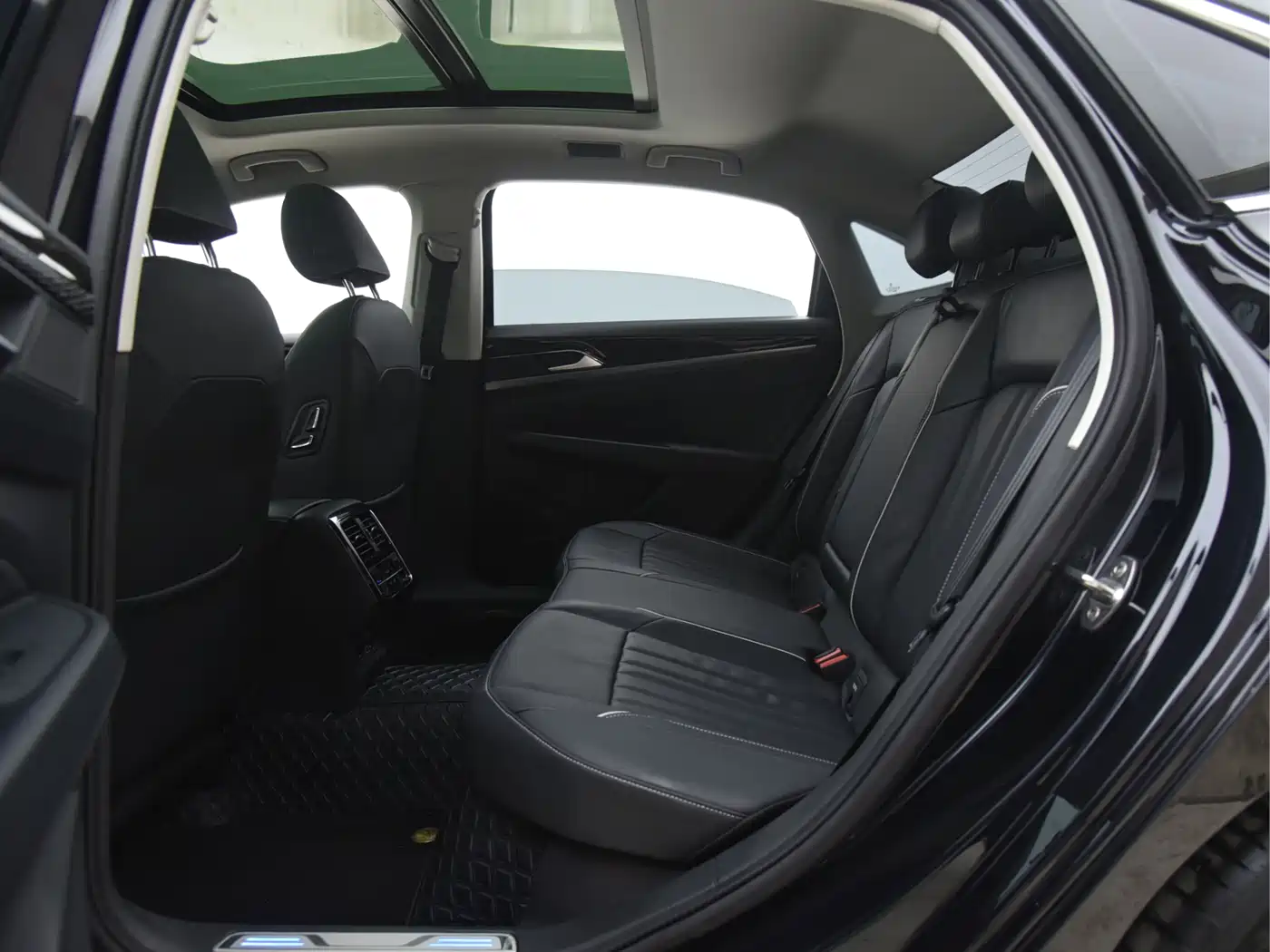 Volkswagen Passat New Energy 2023 430PHEV Hybrid Elite фото 5