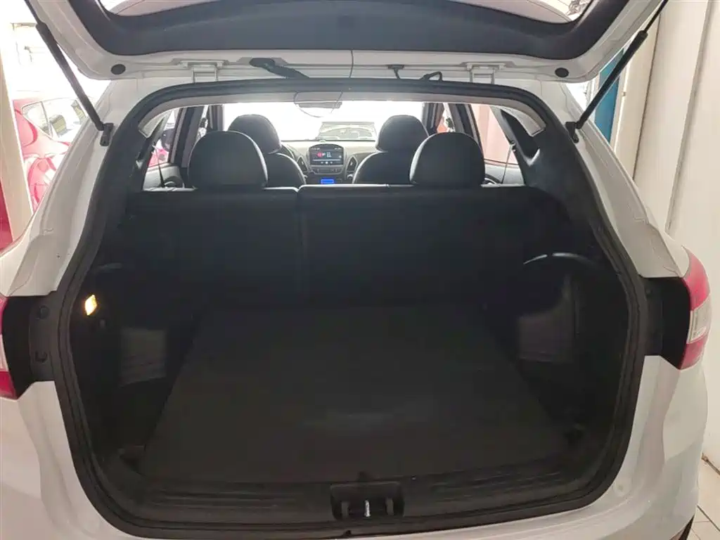 Hyundai Beijing Hyundai ix35 2015 2.0L Automatic 2WD Smart Type China IV фото 19