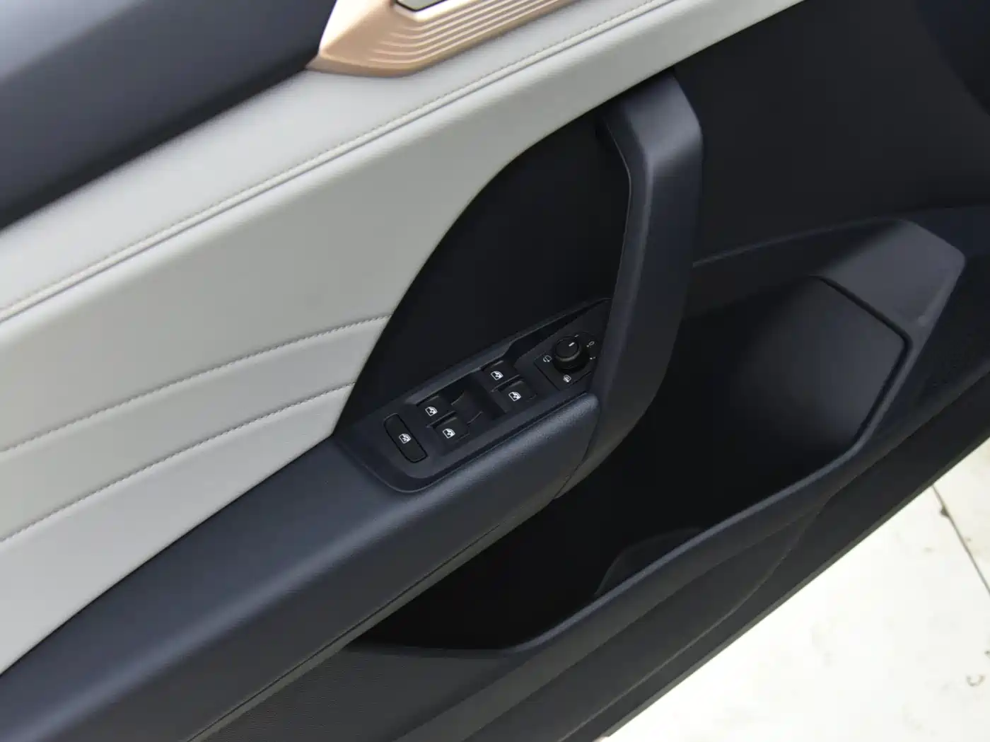 Volkswagen Tharu 2024 300TSI 2WD Full Moon Edition фото 10