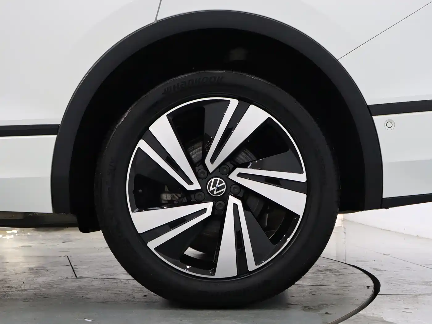 Volkswagen Tiguan X 2023 Facelift 330TSI FWD Flagship фото 11