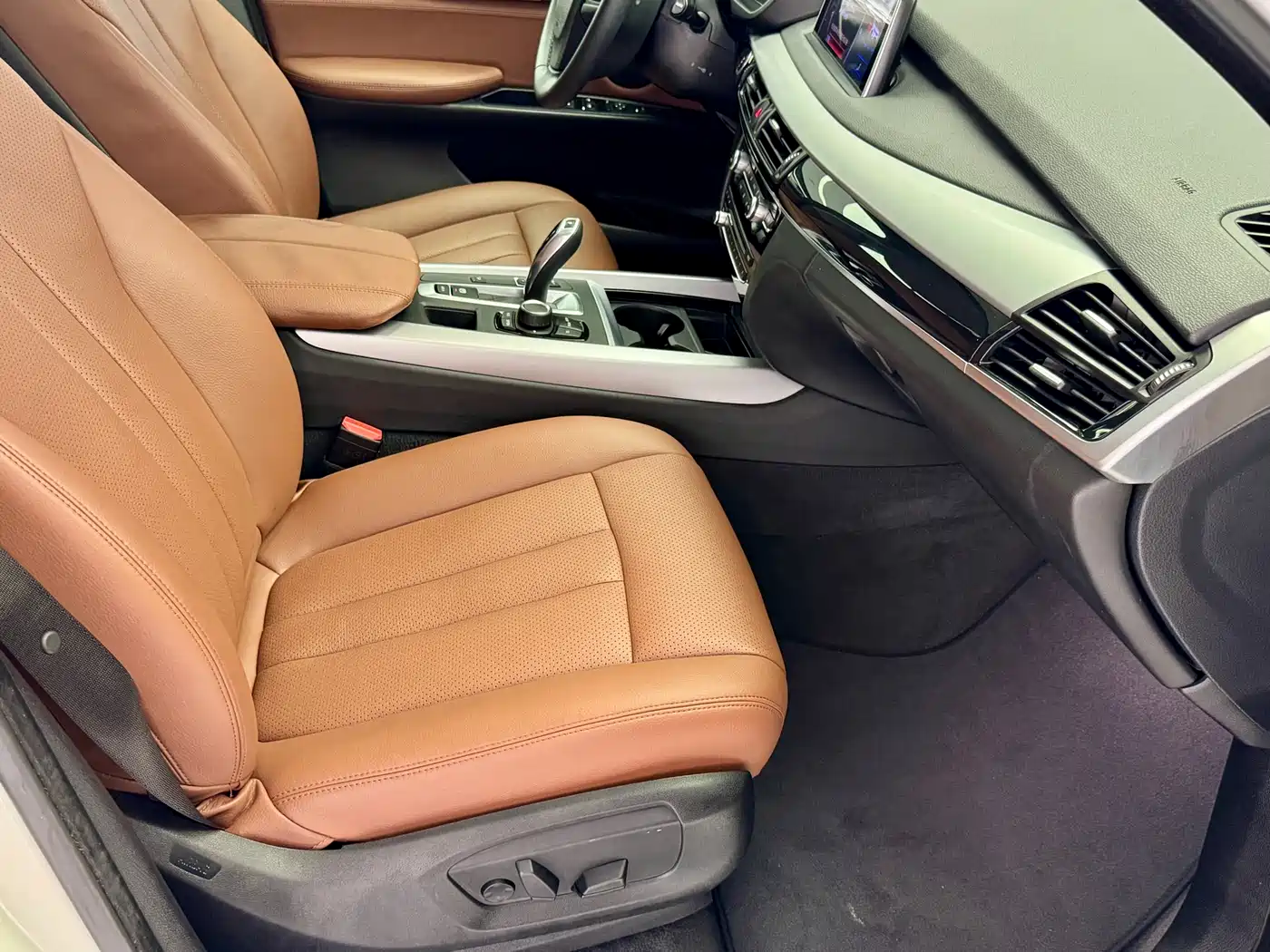 BMW X5 (Import) 2018 xDrive35i Elegant Model фото 12