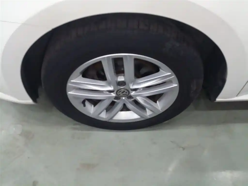 Volkswagen Lavida Tour 2017 230TSI DSG Comfort Edition фото 23