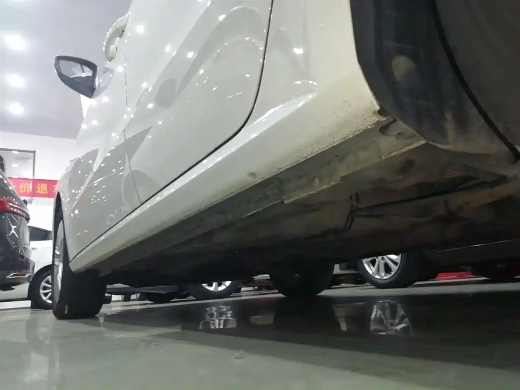 Volkswagen Lavida Tour 2017 230TSI DSG Comfort Edition фото 22