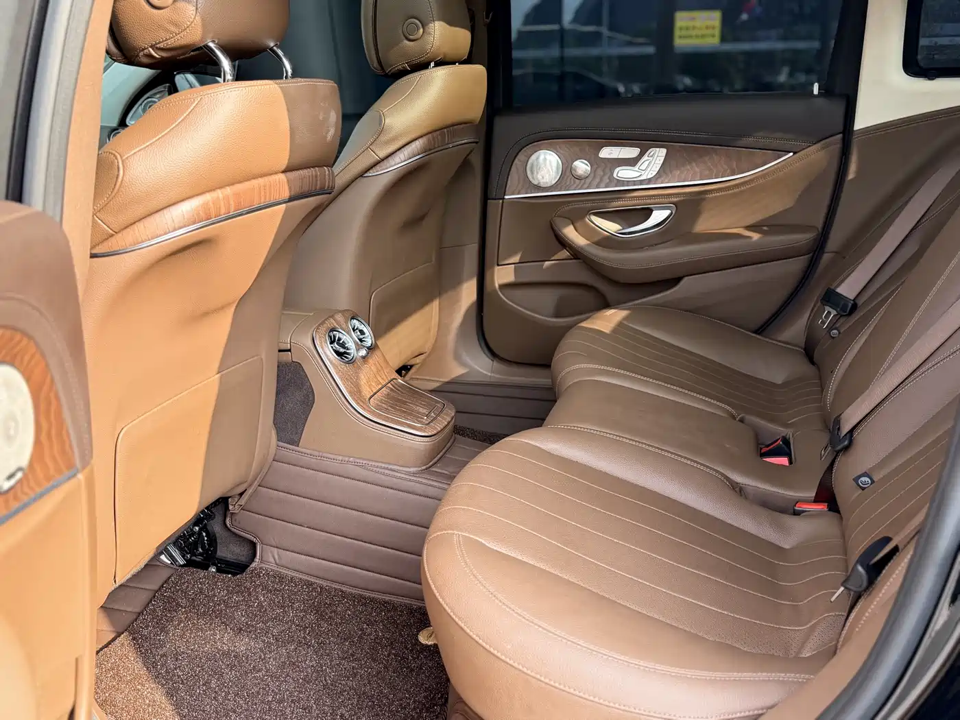 Mercedes-Benz E-Class 2022 Second Facelift E 300 L Luxury фото 15